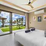 Luxury Beachfront Fisherman\'S Village