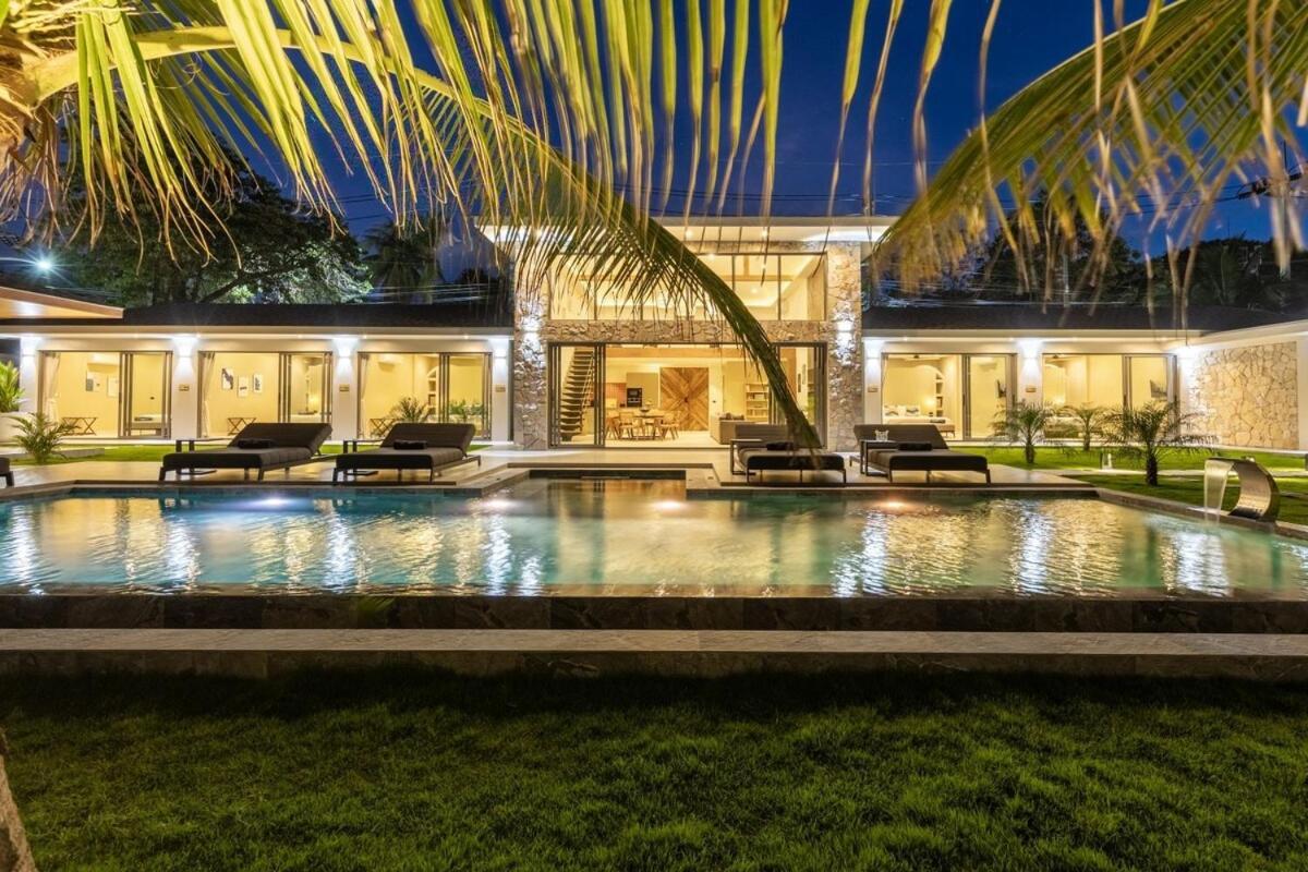 Luxury Beachfront Fisherman's Village Pousada *